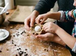 Filling mochi chocolate chip cookies